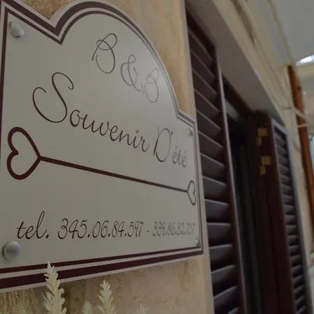 Souvenir D'été Bed and breakfast 3*